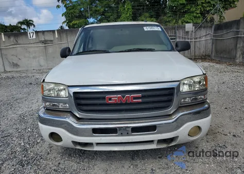 2004 GMC New Sierra C1500 z USA, uszkodzony, nr VIN 2GTEC13T541406035